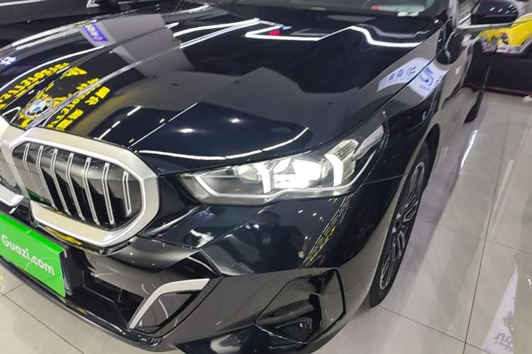 Used BMW 5 Series 2024 525Li M Sport Package Left Front Headlight