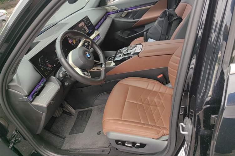 Used BMW 5 Series 2024 530Li Luxury Edition M Sport Package Left Front Seat
