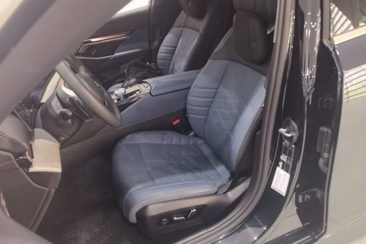 Used BMW 5 Series 2024 530Li xDrive Luxury Package Left Front Seat