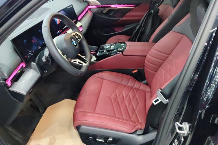 Used BMW 5 Series 2024 530Li Luxury Edition M Sport Package Left Front Seat