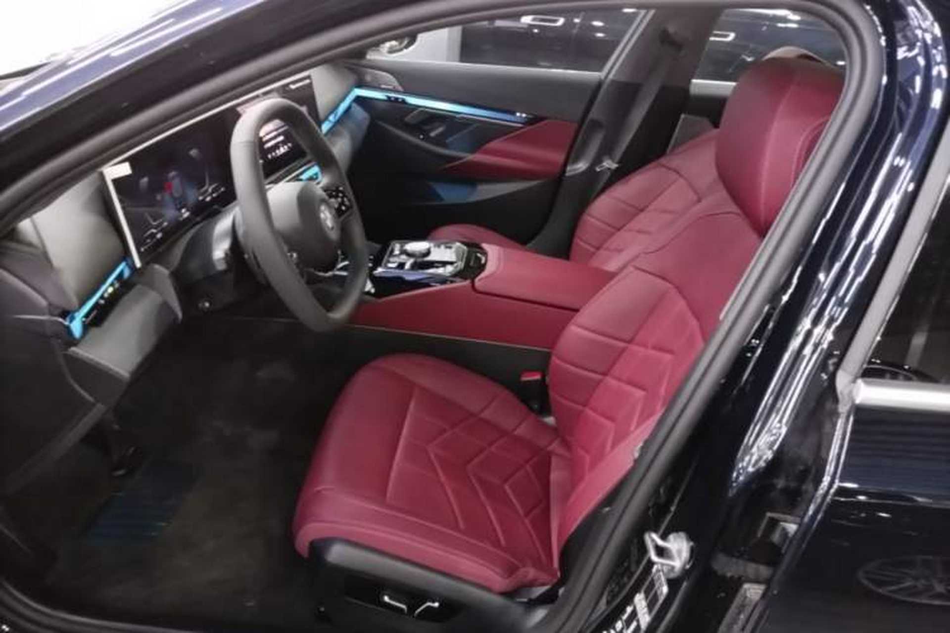 Used BMW 5 Series 2024 530Li xDrive Luxury Package Left Front Seat