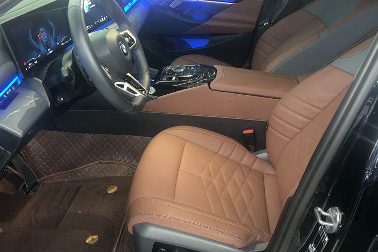 Used BMW 5 Series 2024 530Li Luxury Edition M Sport Package Left Front Seat