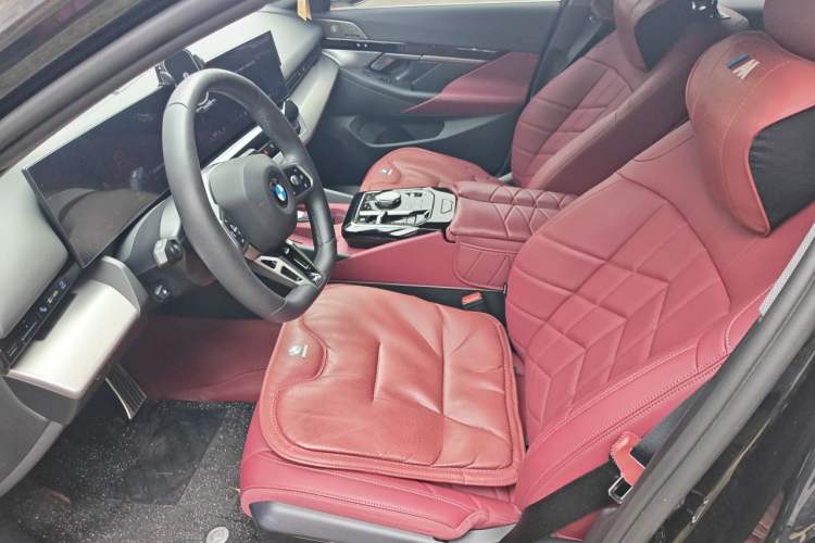 Used BMW 5 Series 2024 525Li M Sport Package Left Front Seat