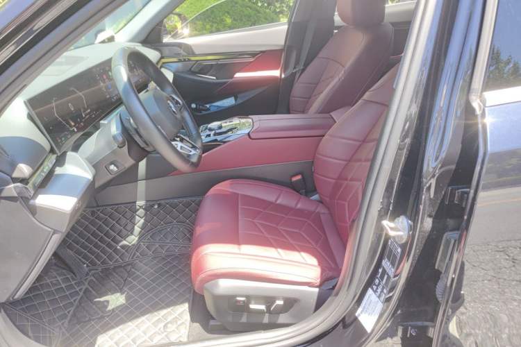 Used BMW 5 Series 2024 530Li xDrive M Sport Package Left Front Seat