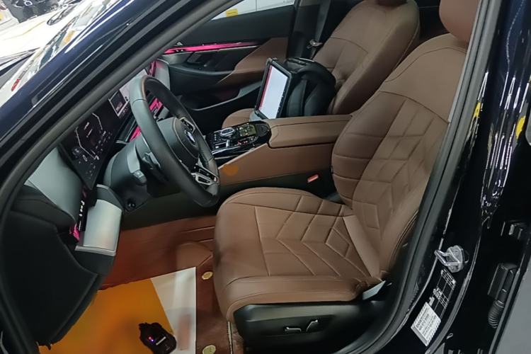 Used BMW 5 Series 2024 530Li Leading Model M Sport Package Left Front Seat