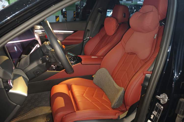 Used BMW 5 Series 2024 530i Leading Model M Sport Package Left Front Seat