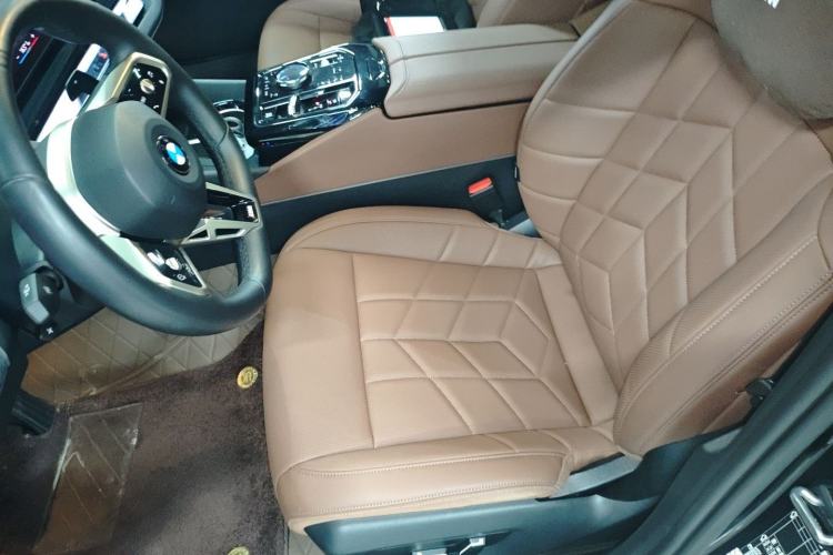 Used BMW 5 Series 2024 530Li Leading Luxury Package Left Front Seat