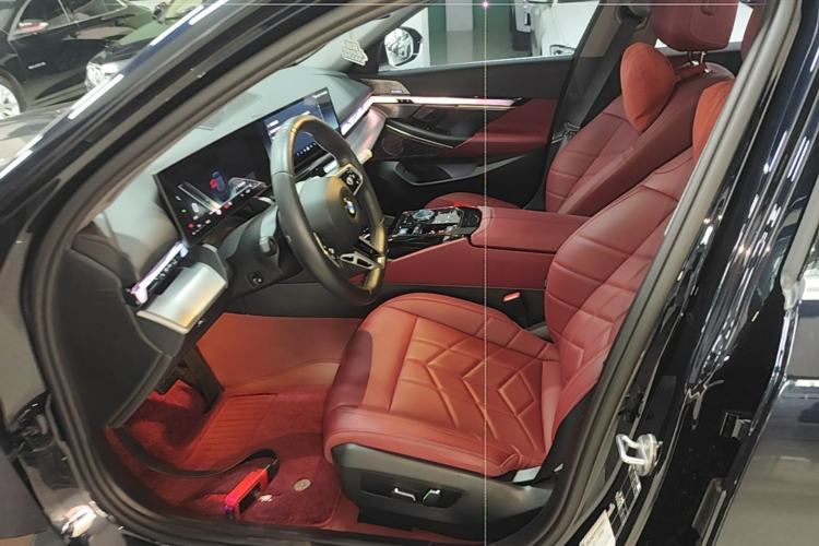 Used BMW 5 Series 2024 530Li Leading Model M Sport Package Left Front Seat
