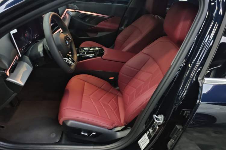 Used BMW 5 Series 2024 530Li Leading Model M Sport Package Left Front Seat