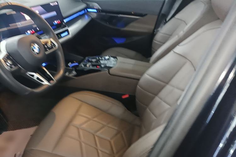 Used BMW 5 Series 2024 525Li M Sport Package Left Front Seat