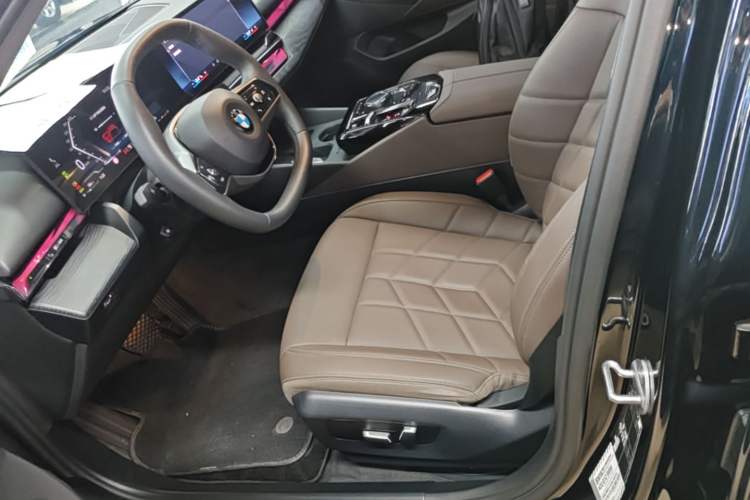 Used BMW 5 Series 2024 530Li Leading Luxury Package Left Front Seat