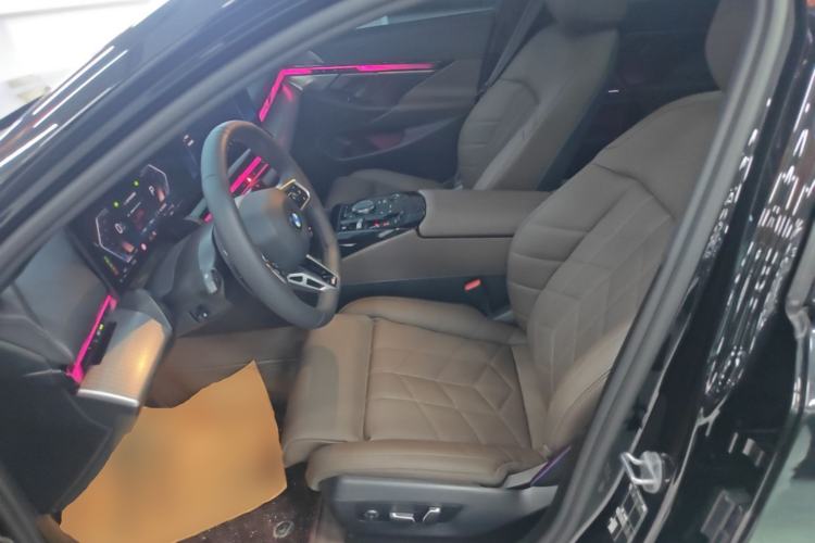 Used BMW 5 Series 2024 530i Luxury Edition M Sport Package Left Front Seat