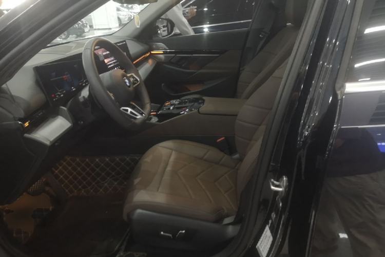 Used BMW 5 Series 2024 525Li M Sport Package Left Front Seat