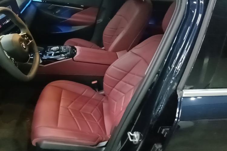 Used BMW 5 Series 2024 525Li Luxury Package Left Front Seat