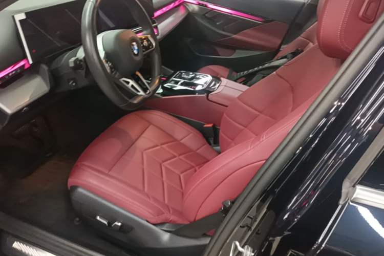 Used BMW 5 Series 2024 530Li Leading Model M Sport Package Left Front Seat