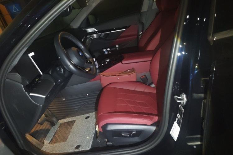 Used BMW 5 Series 2024 525Li M Sport Package Left Front Seat