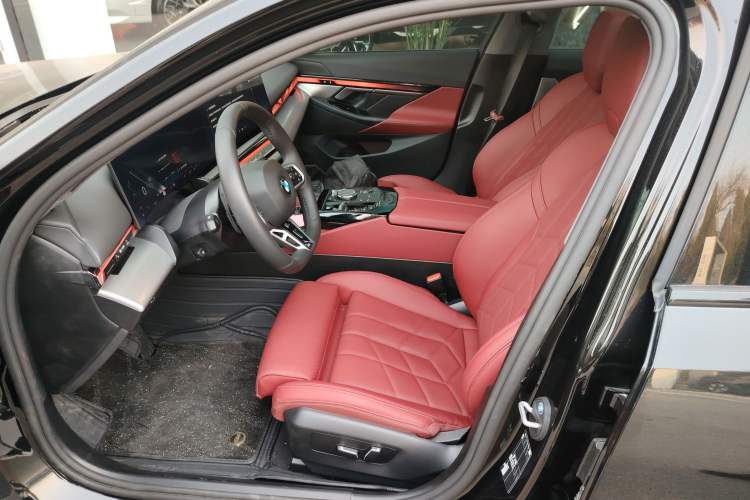Used BMW 5 Series 2024 525i M Sport Package Left Front Seat