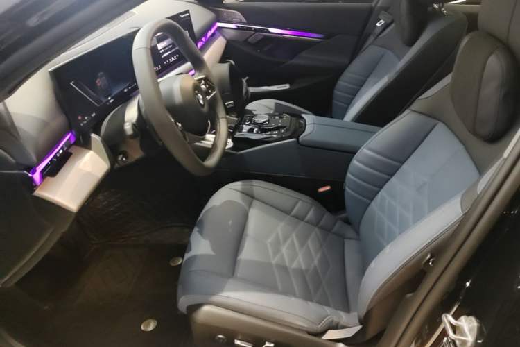 Used BMW 5 Series 2024 530Li Luxury Package Premium Edition Left Front Seat