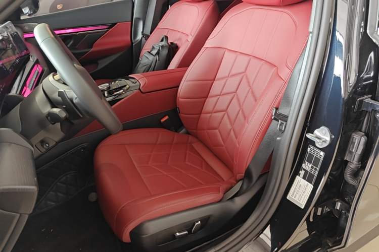 Used BMW 5 Series 2024 530Li Leading Luxury Package Left Front Seat