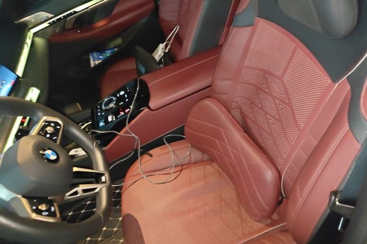 Used BMW 5 Series 2024 530Li Luxury Edition M Sport Package Left Front Seat