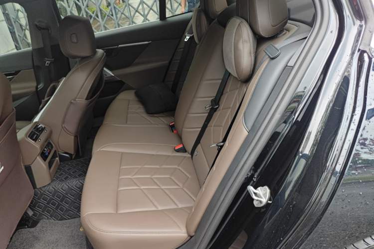 Used BMW 5 Series 2024 525Li M Sport Package Left Rear Seat