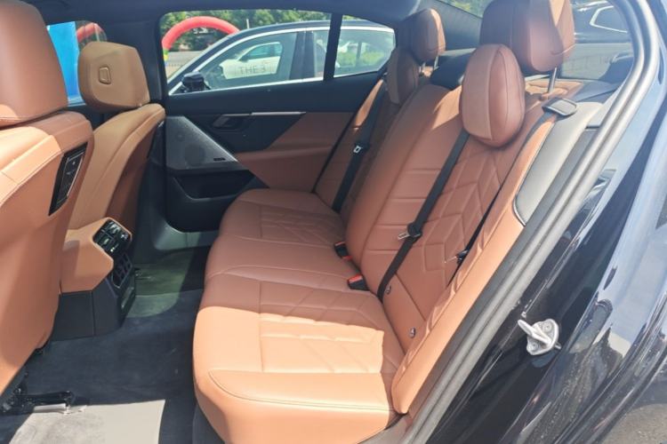 Used BMW 5 Series 2024 530Li Leading Luxury Package Left Rear Seat