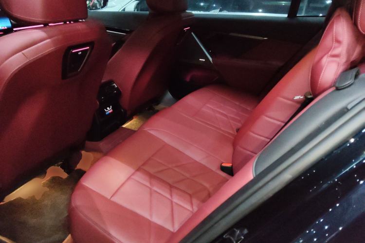 Used BMW 5 Series 2024 525Li Luxury Package Left Rear Seat