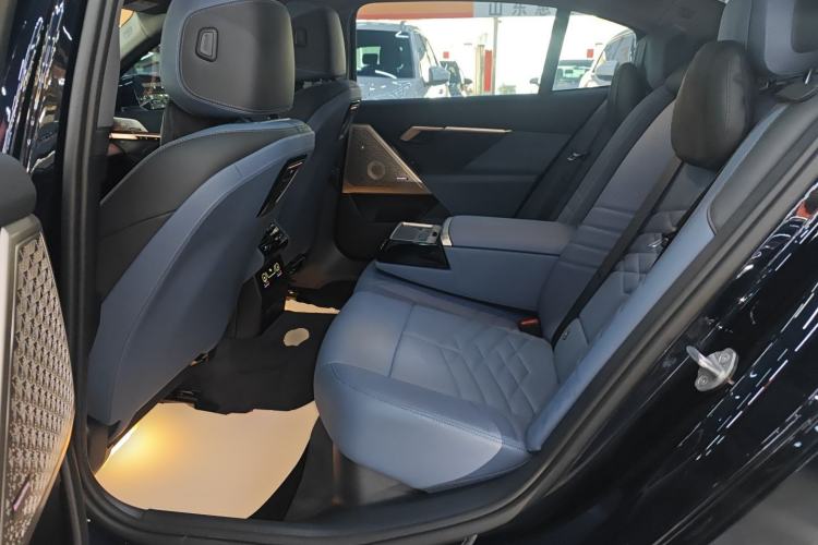 Used BMW 5 Series 2024 530Li Luxury Edition M Sport Package Left Rear Seat