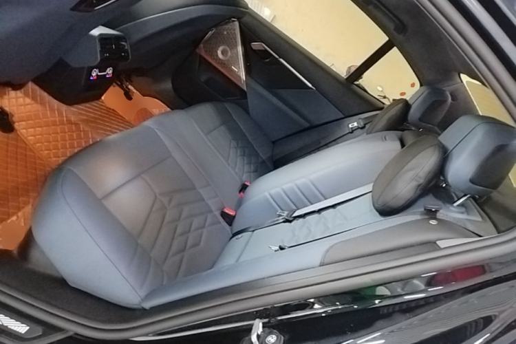 Used BMW 5 Series 2024 530Li Luxury Edition M Sport Package Left Rear Seat