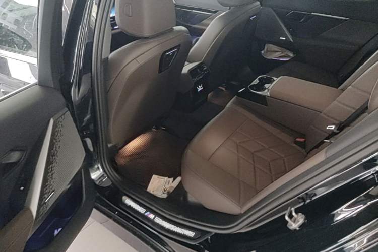 Used BMW 5 Series 2024 525Li M Sport Package Left Rear Seat