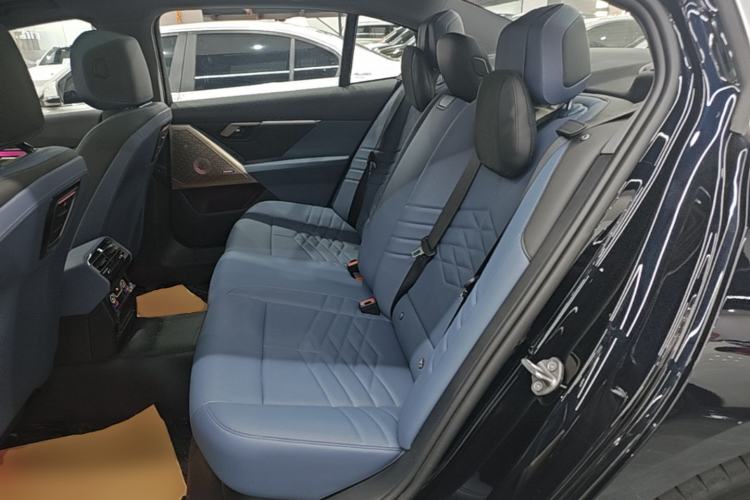 Used BMW 5 Series 2024 530Li Luxury Edition M Sport Package Left Rear Seat