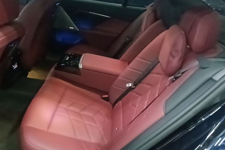 Used BMW 5 Series 2024 525Li Luxury Package Left Rear Seat