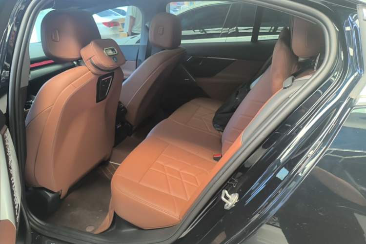 Used BMW 5 Series 2024 530Li Leading Model M Sport Package Left Rear Seat