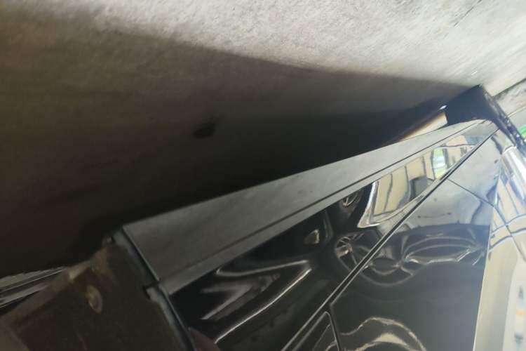 Used BMW 5 Series 2024 530Li Luxury Edition M Sport Package Left Side Sill