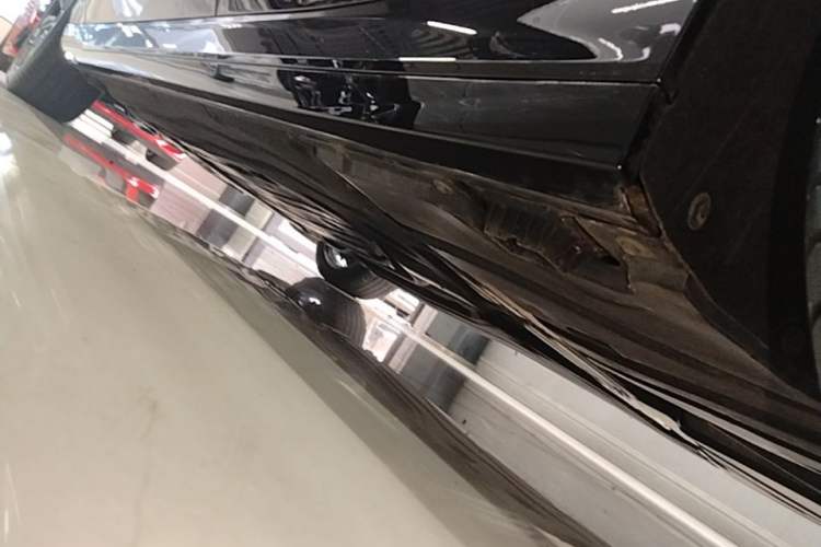 Used BMW 5 Series 2024 530Li Leading Model M Sport Package Left Side Sill