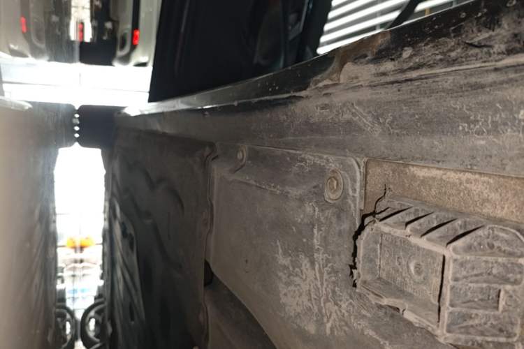 Used BMW 5 Series 2024 530Li Leading Luxury Package Left Side Sill