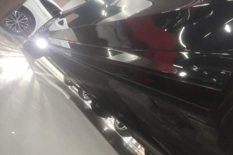 Used BMW 5 Series 2024 525Li M Sport Package Left Side Sill