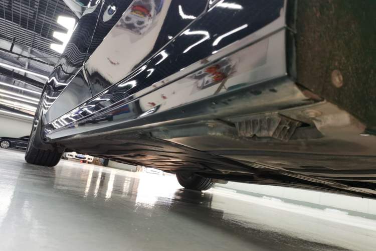 Used BMW 5 Series 2024 530Li Luxury Edition M Sport Package Left Side Sill