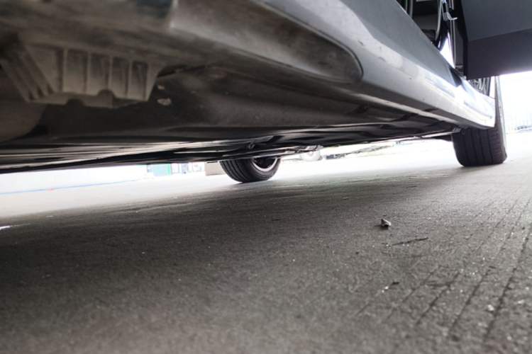 Used BMW 5 Series 2024 530Li Leading Luxury Package Left Side Sill