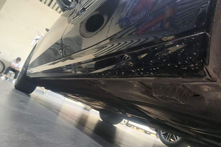 Used BMW 5 Series 2024 525Li M Sport Package Left Side Sill
