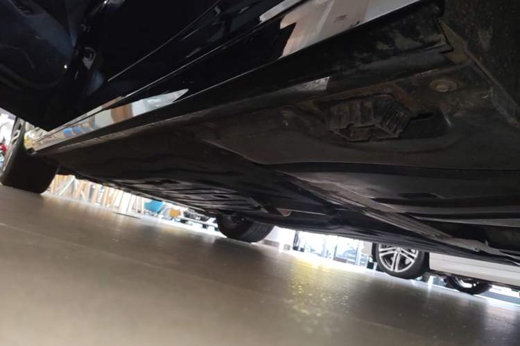 Used BMW 5 Series 2024 525Li M Sport Package Left Side Sill