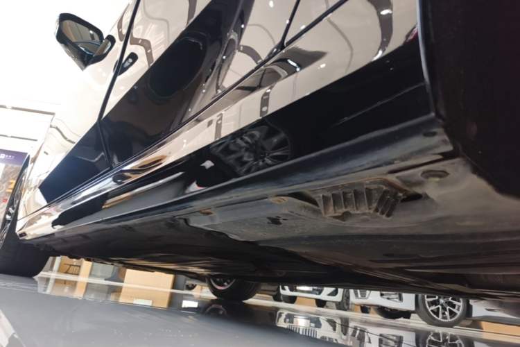 Used BMW 5 Series 2024 525i M Sport Package Left Side Sill