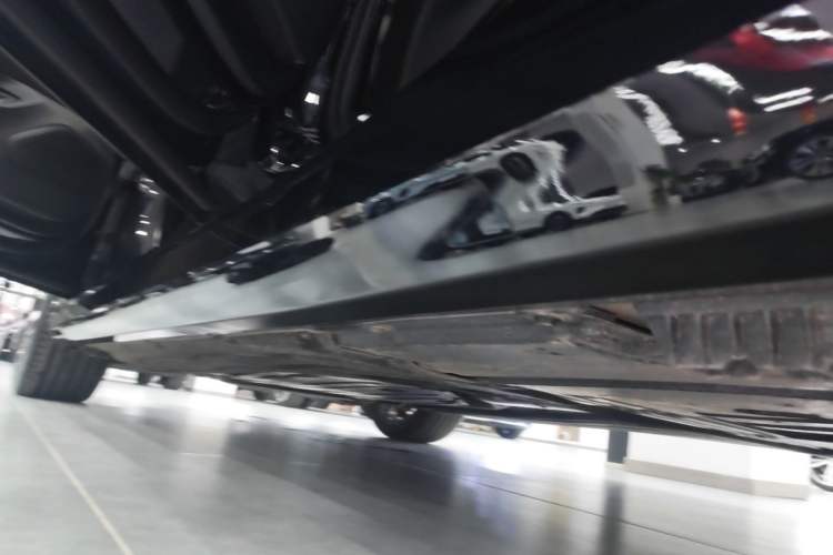 Used BMW 5 Series 2024 530i Luxury Edition M Sport Package Left Side Sill
