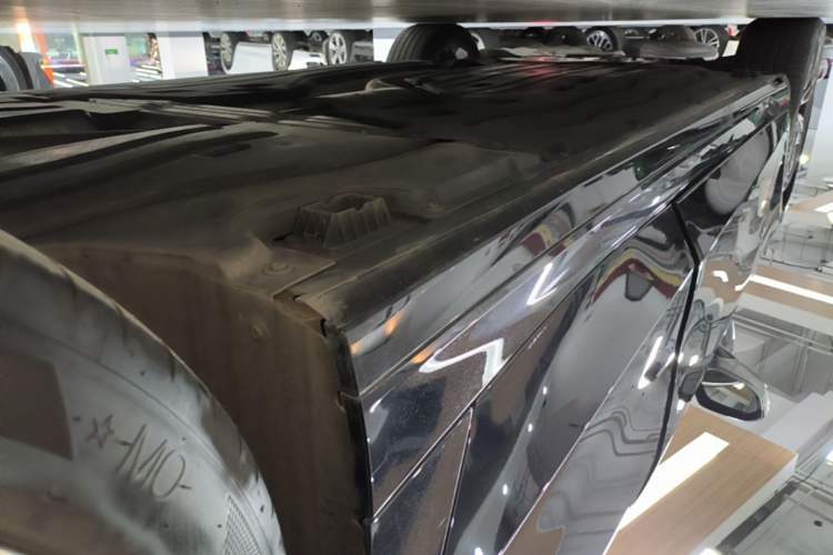Used BMW 5 Series 2024 530Li Leading Model M Sport Package Left Side Sill
