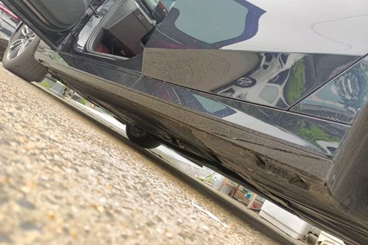 Used BMW 5 Series 2024 525Li M Sport Package Left Side Sill