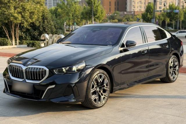 Used BMW 5 Series 2024 530Li Luxury Edition M Sport Package