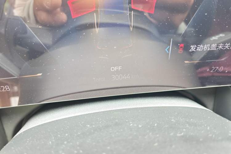 Used BMW 5 Series 2024 525Li M Sport Package Odometer Close Up