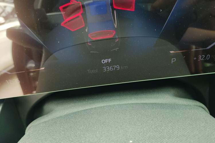 Used BMW 5 Series 2024 530Li Leading Model M Sport Package Odometer Close Up