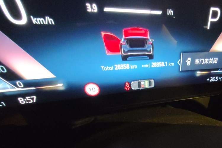 Used BMW 5 Series 2024 525Li Luxury Package Odometer Close Up