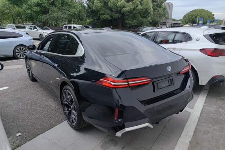 Used BMW 5 Series 2024 530Li Luxury Edition M Sport Package Rear Left 45 Deg